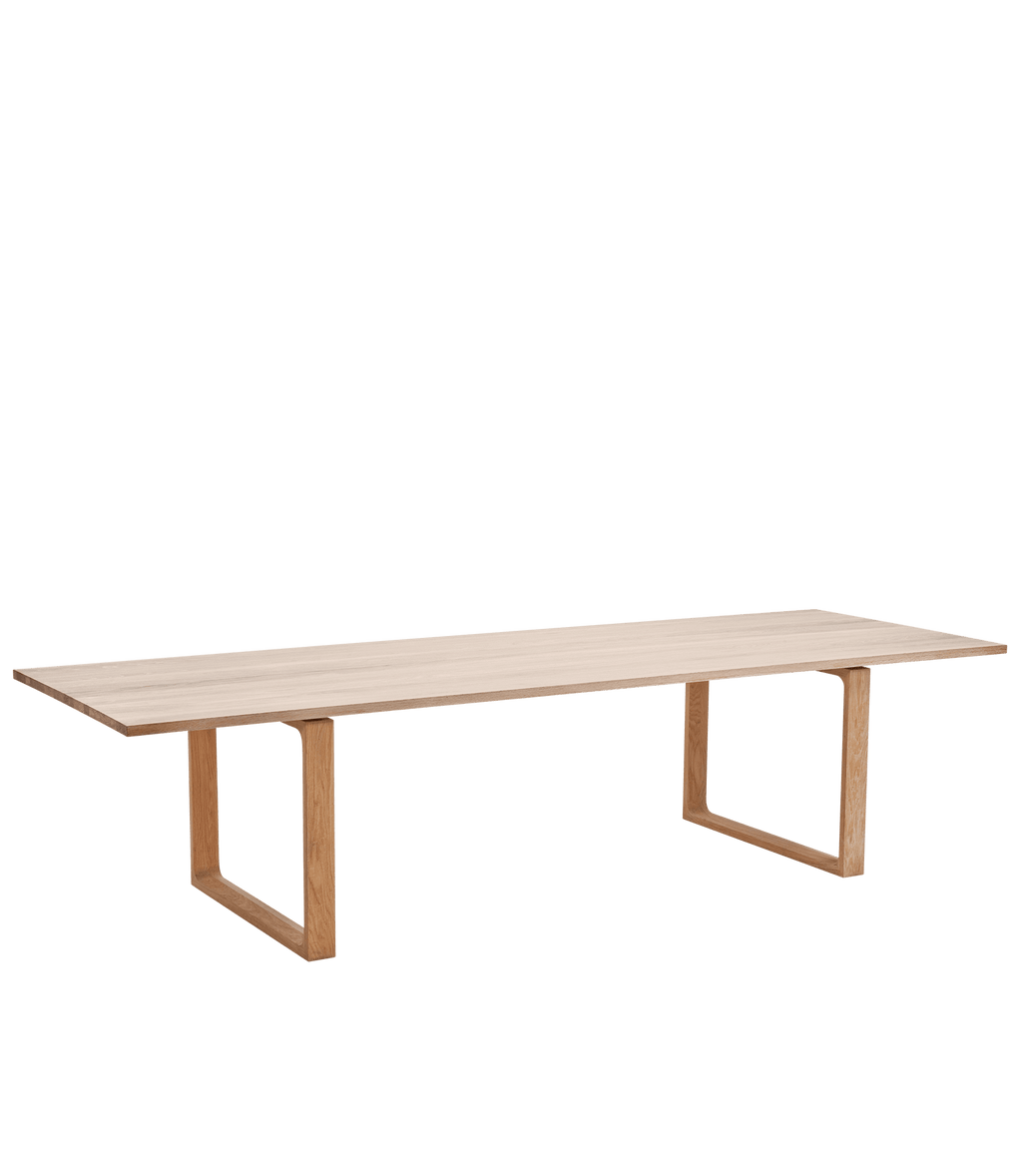 Essay Table 272x100cm