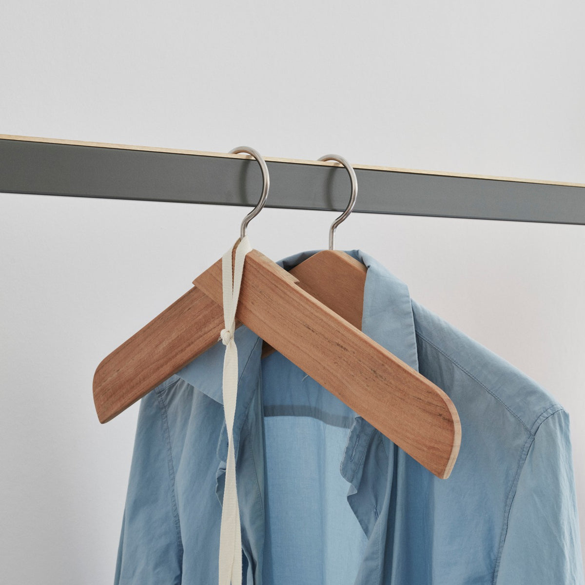 Collar Hanger Teak/Stainless Steel