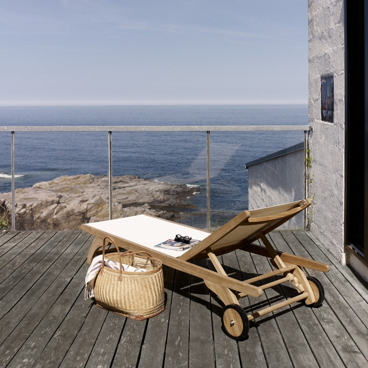 Columbus Sunbed White
