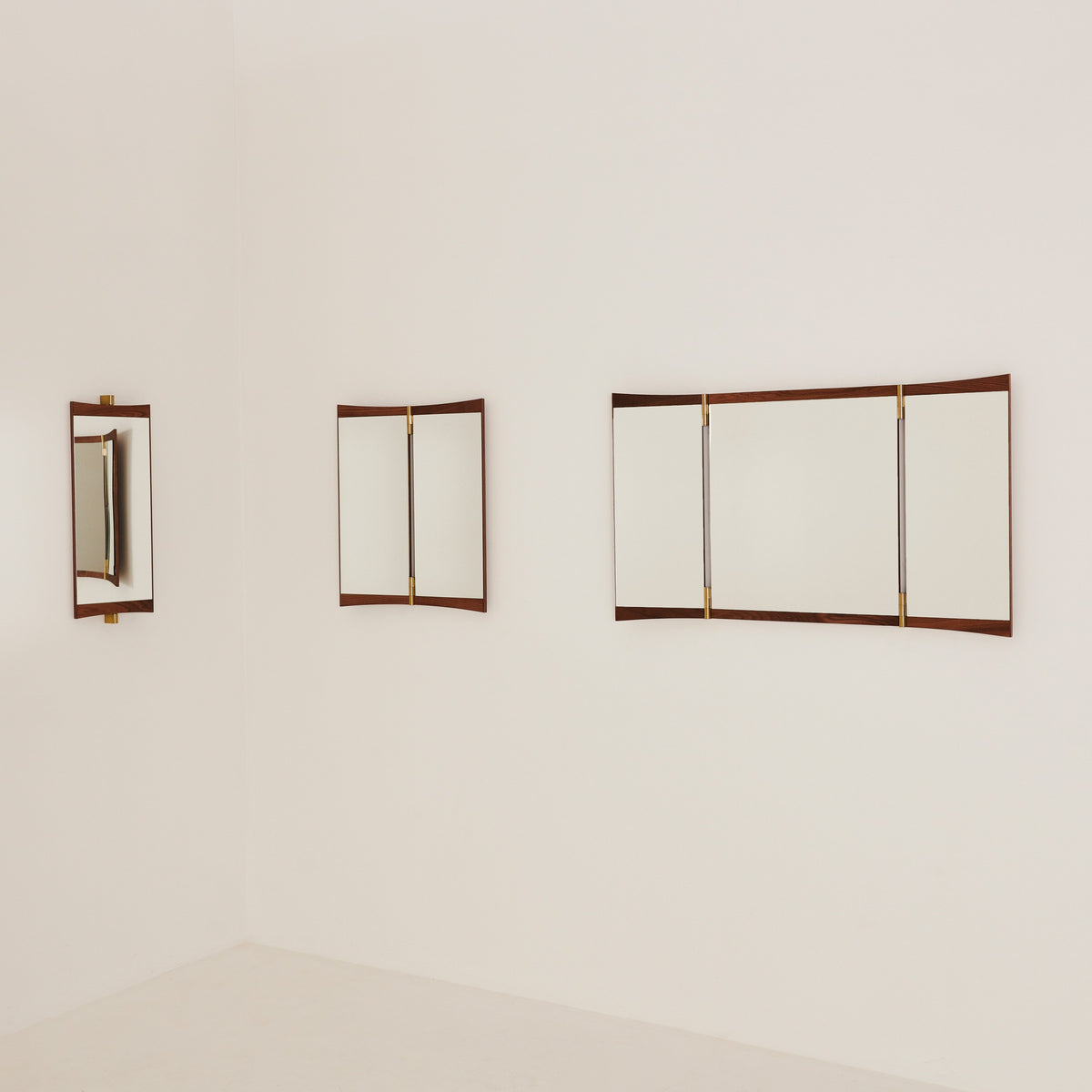 Vanity Wall Mirror 3, 116.6x69 cm