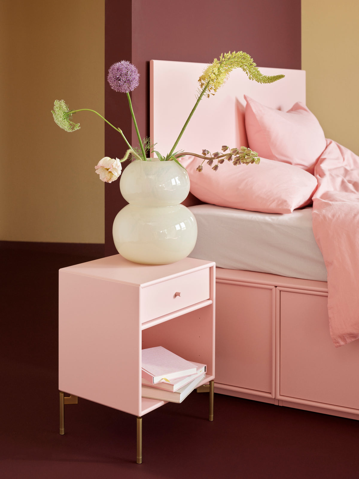 Dream bedside cabinet