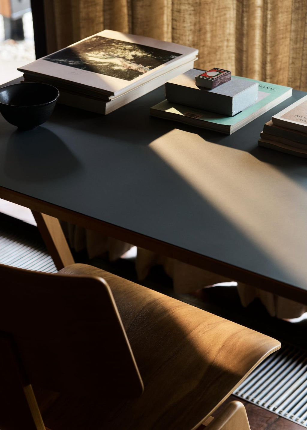 Daystak Dining Table