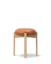 Pioneer Stool Low - Oak Lacquered