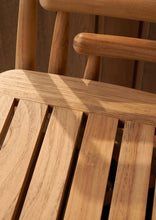 E008 Embrace Dining Chair