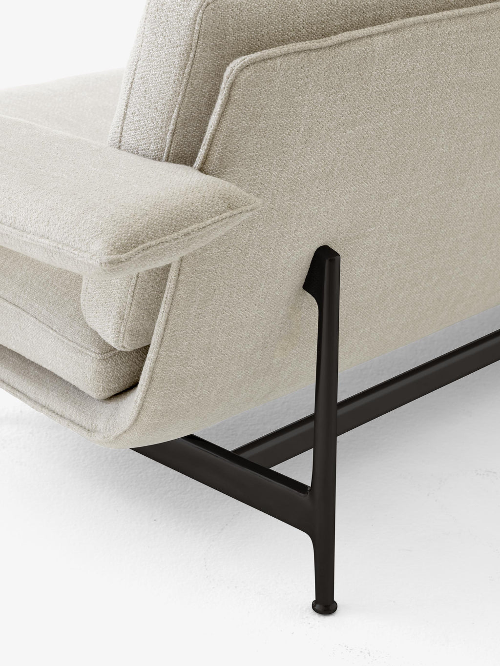 Meantime AV31 Sofa W: 237 cm