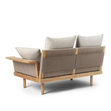 E510 Embrace Outdoor Lounge with Arm