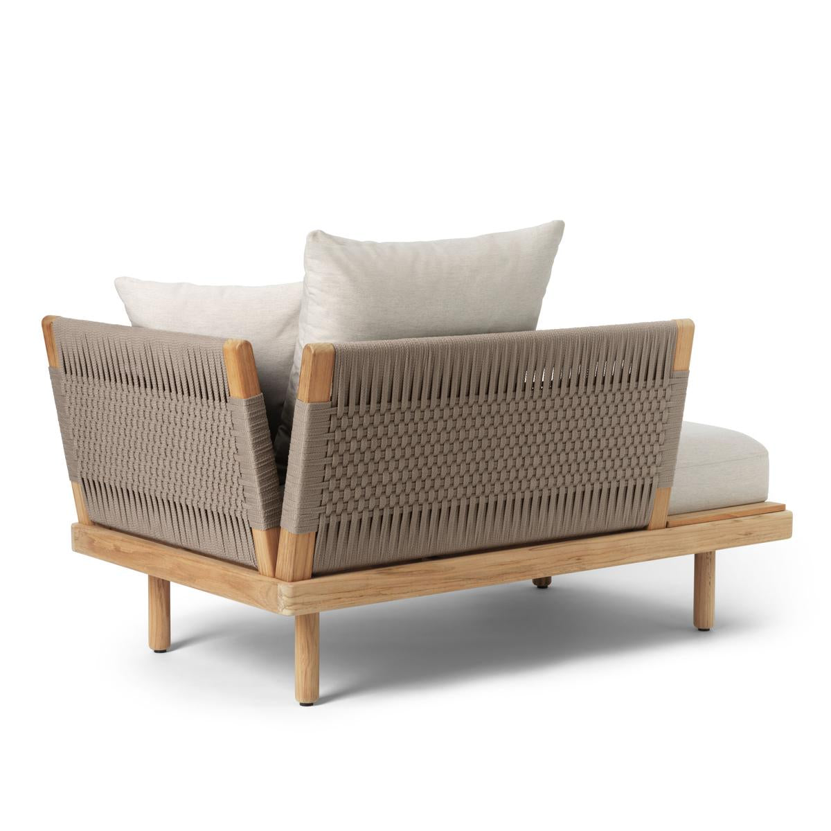 E541 Embrace Outdoor Lounge w. Arm- Teak