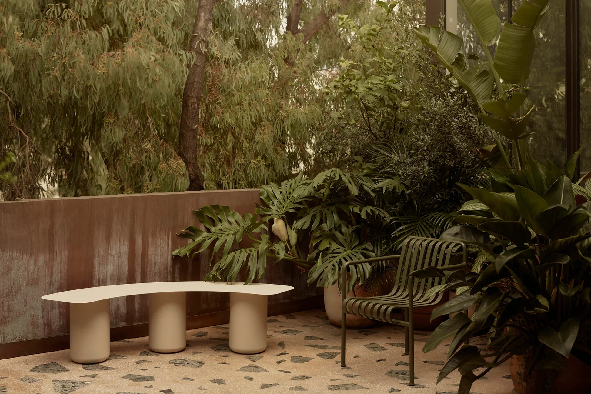 Sequence Curved Bench Large - Outdoor