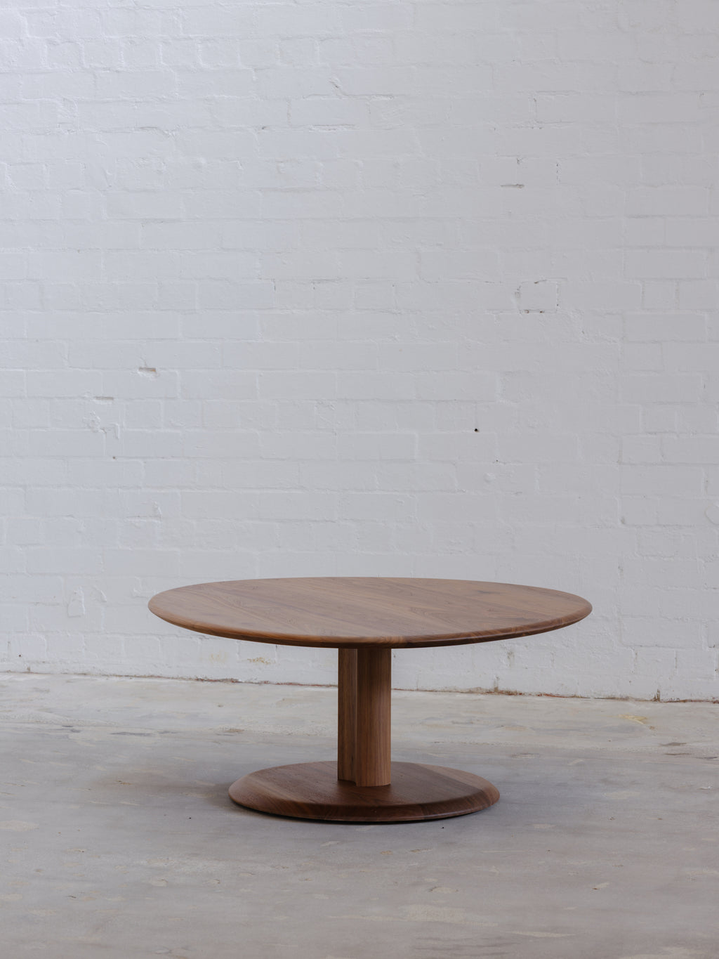 Ayva Bistro Irreg 1055x1125x450h OAK