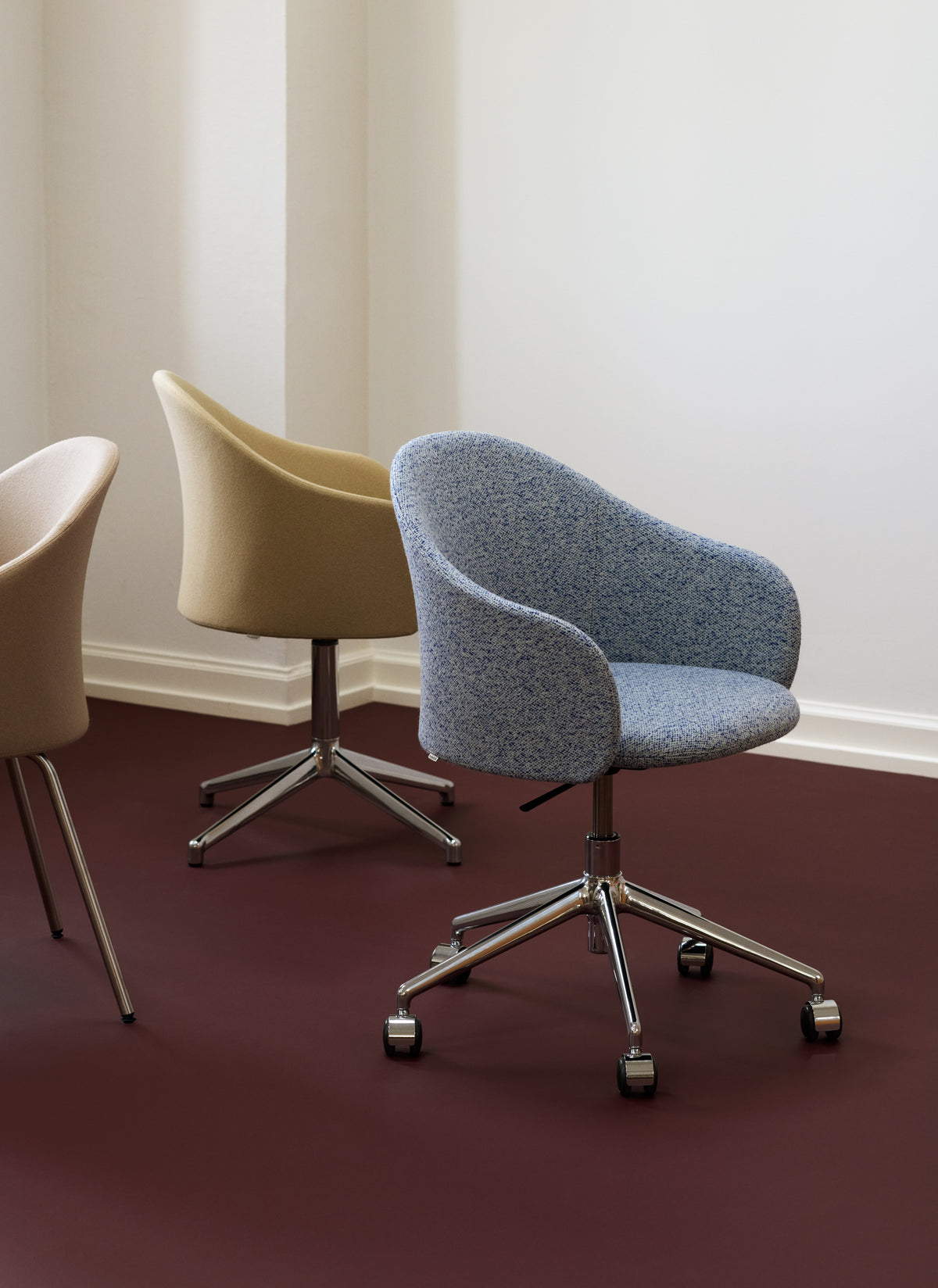 Gomo Armchair 5-Star Swivel Base