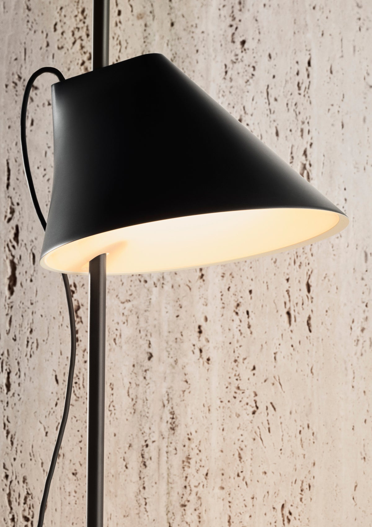 Yuh table lamp